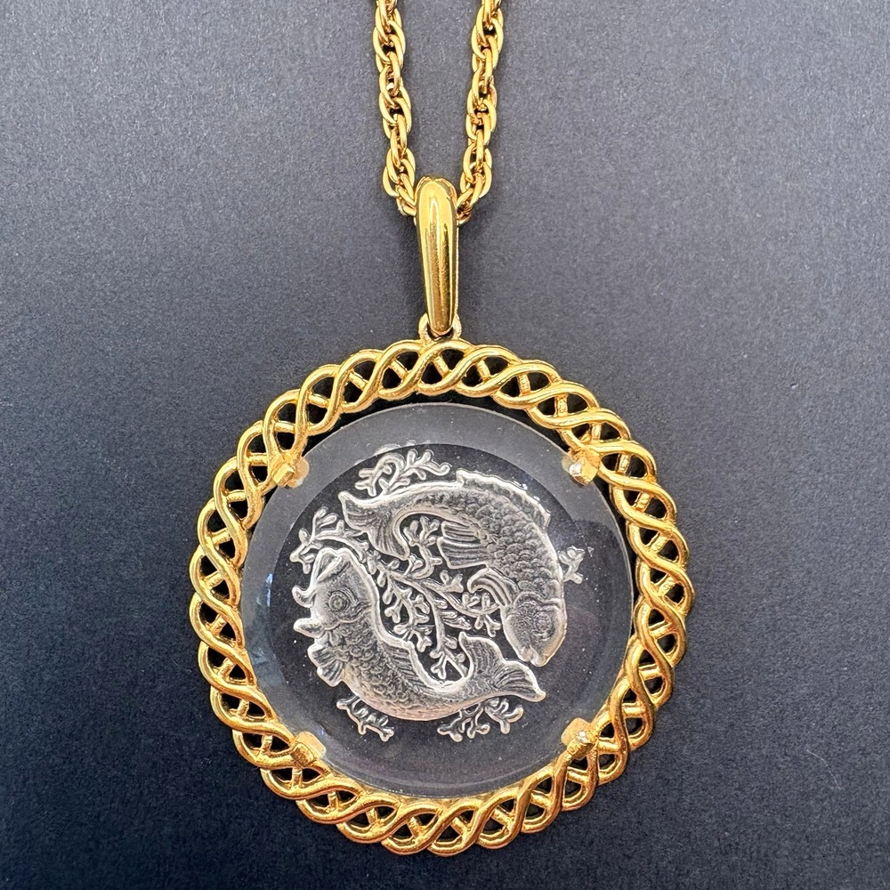 Vintage Crown Trifari Pisces Pendant Necklace Zodiac Horoscope Gold Tone 19"